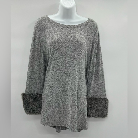 Lane Bryant Gray Faux Fur Modern Sleeves Flowy Drapey Tunic Sweater - Size 14/16 - Picture 3 of 11